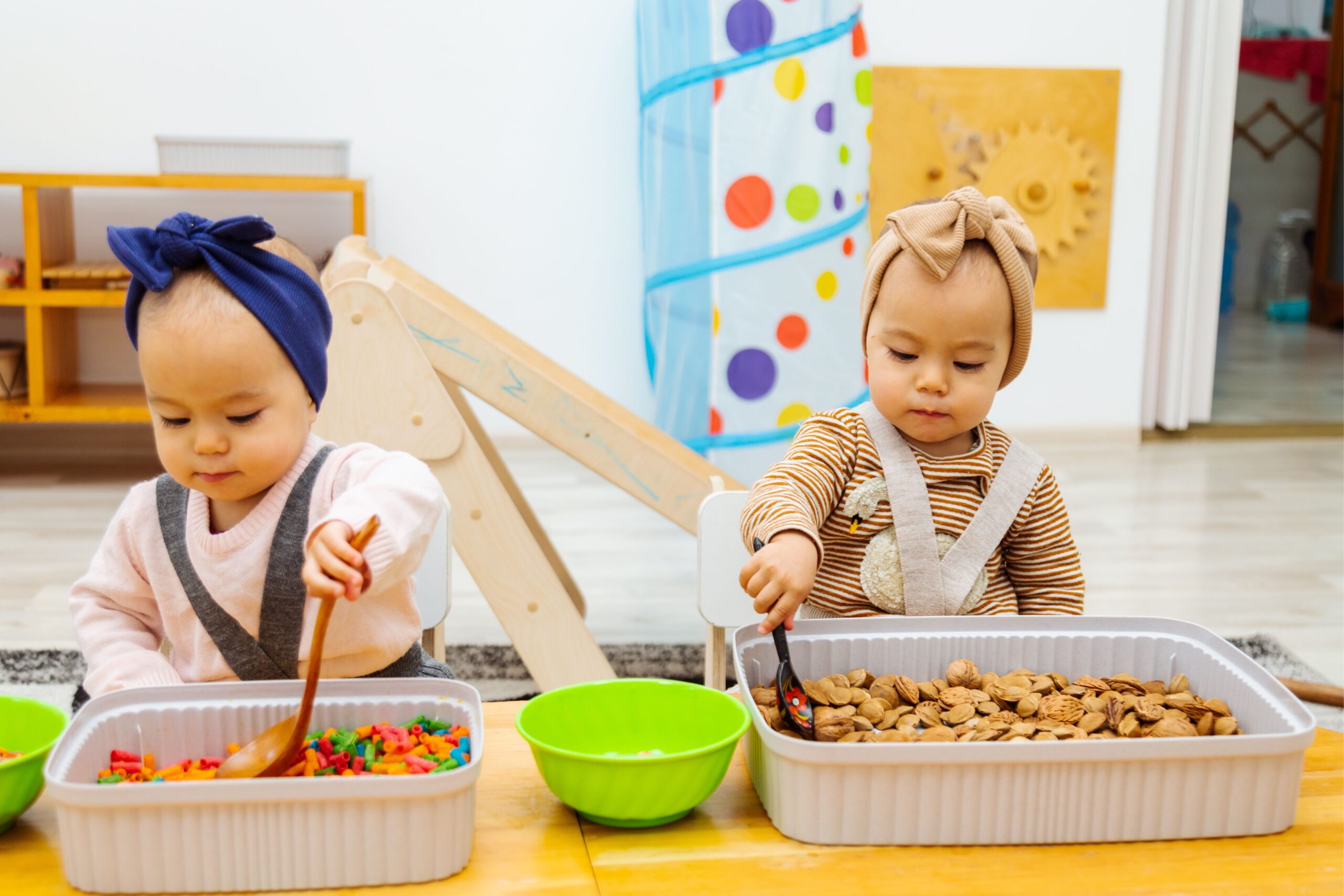 Read more about the article Baby development and sensory tables: Exploring the benefits of sensory play